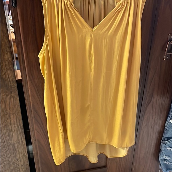 Simply Vera Vera Wang Yellow Sleeveless Relaxed Blouse - Picture 5 of 5